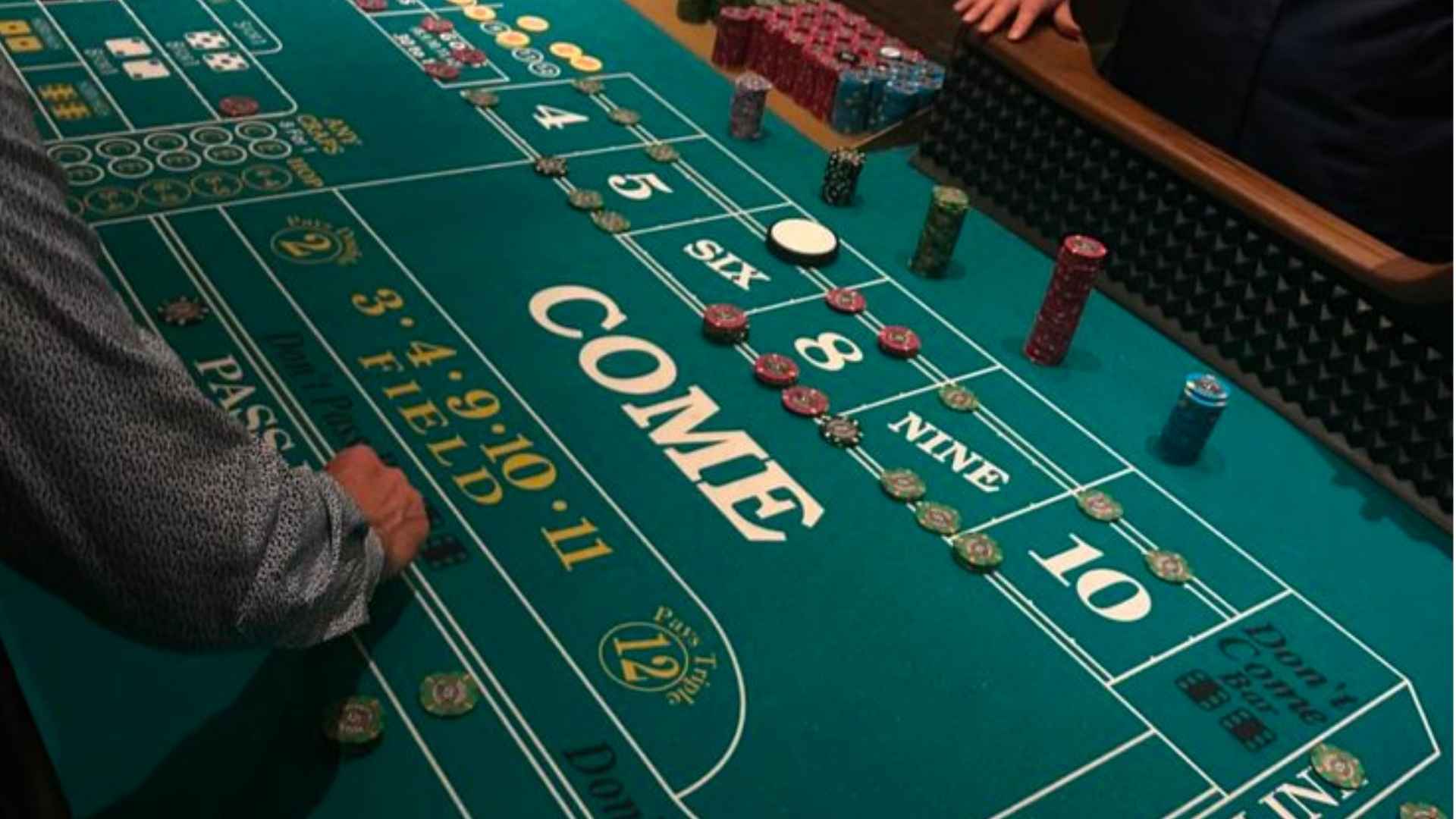 Dominoes Strategies That Keep You Competitive
